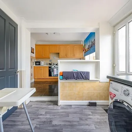 Будинок відпочинку *328ol* For Your Relaxed & Cosy + Parking Лідс