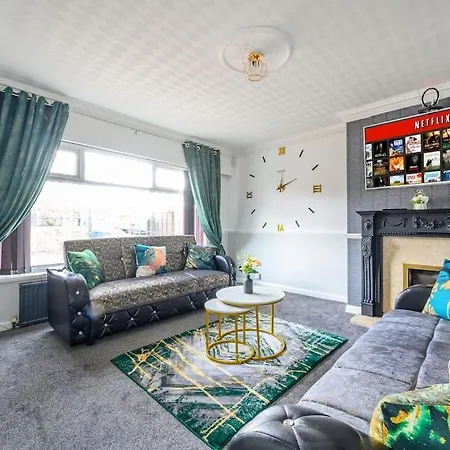 *328ol* For Your Relaxed & Cosy + Parking Holiday home Leeds (West Yorkshire)