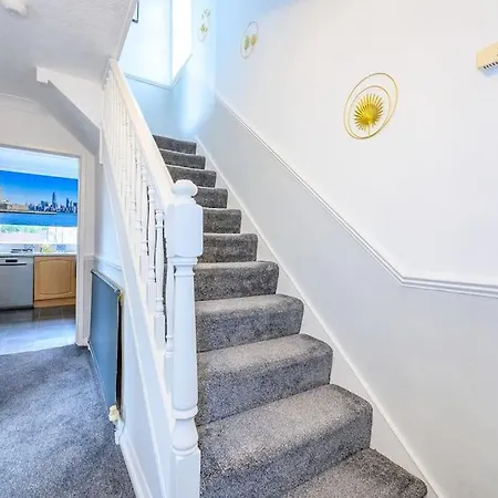 Prázdninový dům *328ol* For Your Relaxed & Cosy + Parking Leeds (West Yorkshire)