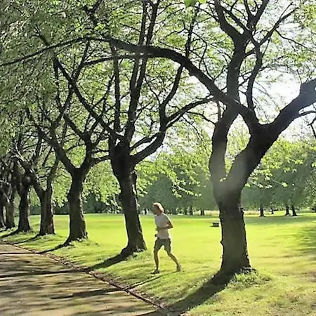 *328ol* For Your Relaxed & Cosy + Parking * Leeds (West Yorkshire)